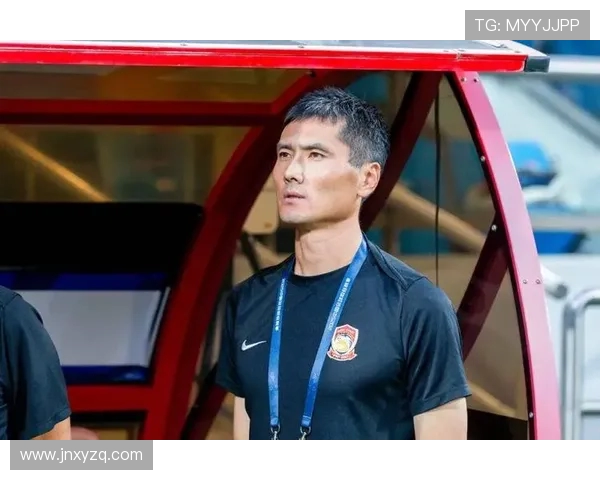 马明宇隔空为邵佳一加油期待他带领国足走出低谷迎接新辉煌